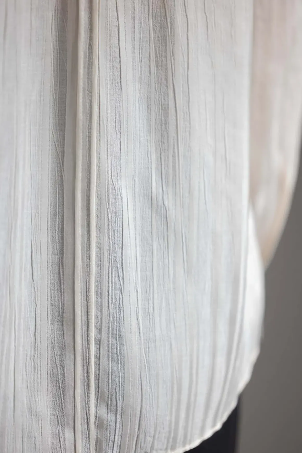 Skjorte - Sheer Stripe Pintuck Creme