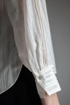 Skjorte - Sheer Stripe Pintuck Creme