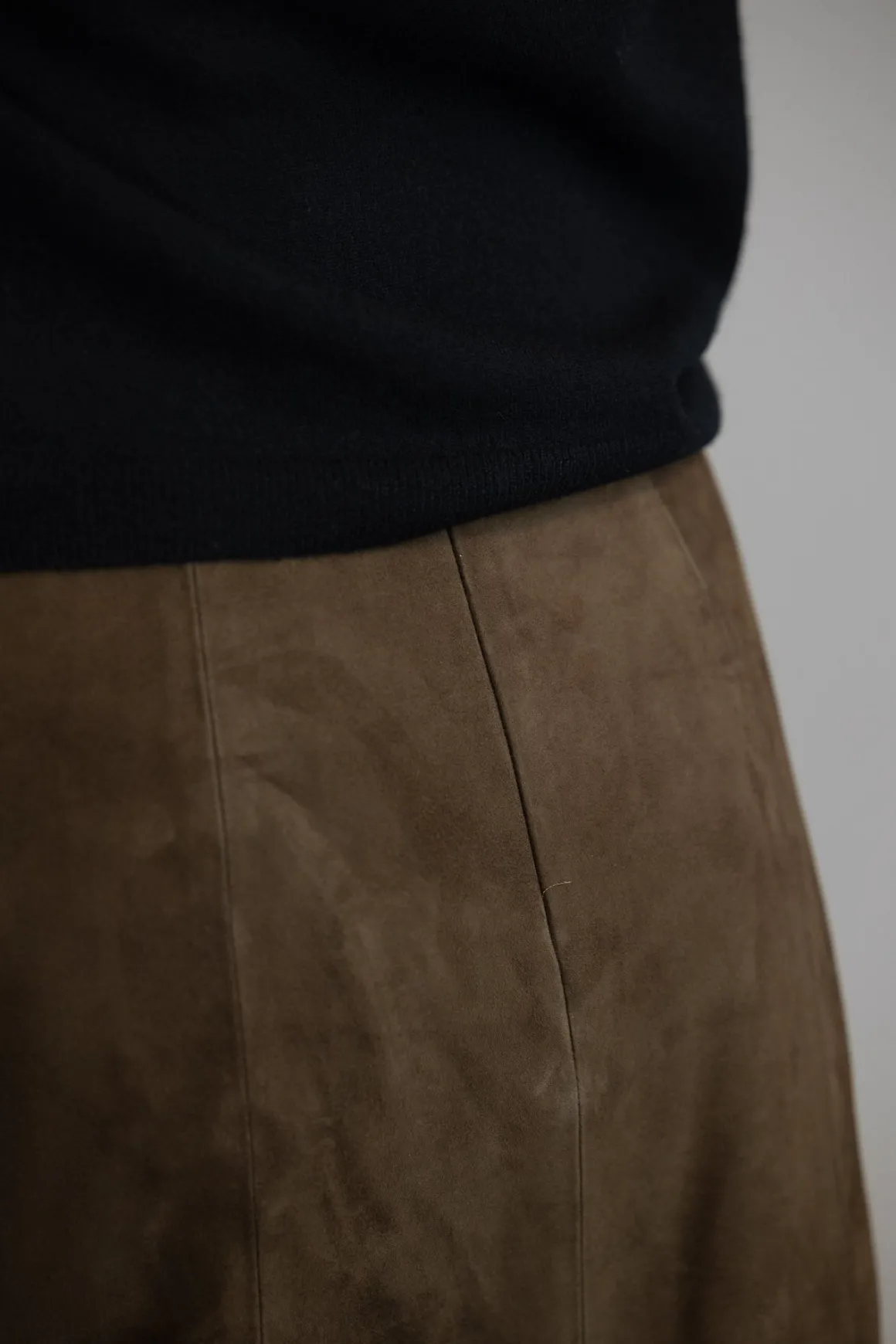 Skjørt - Mid Rise Slim Midi Suede