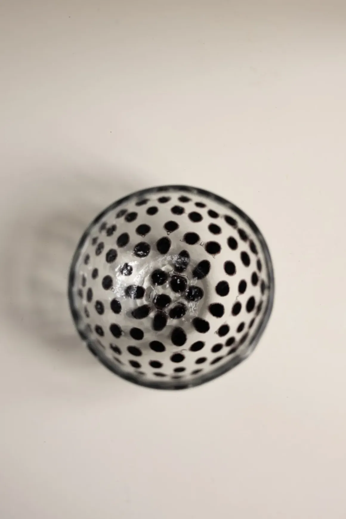 Skål - Sorte Prikker 9cm Glass