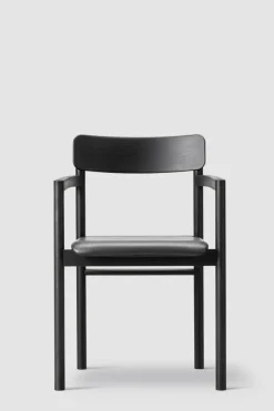 Spisestol - Post Chair Omni 301 Black Sortlakkert Eik