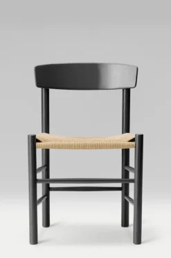 Spisestuestol - J39 Folkestolen Sortlakkert Bøk / Naturfarget Papirgarn