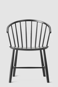 Spisestuestol - J64 Sortlakkert Ask