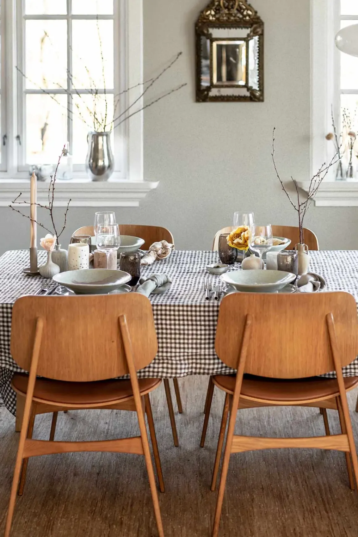 Spisestuestol - Søborg 3051 Lakkert Eik /75 Cognac Lær