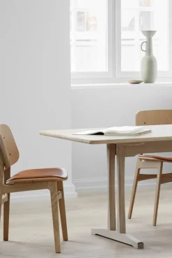 Spisestuestol - Søborg 3051 Lakkert Eik /75 Cognac Lær