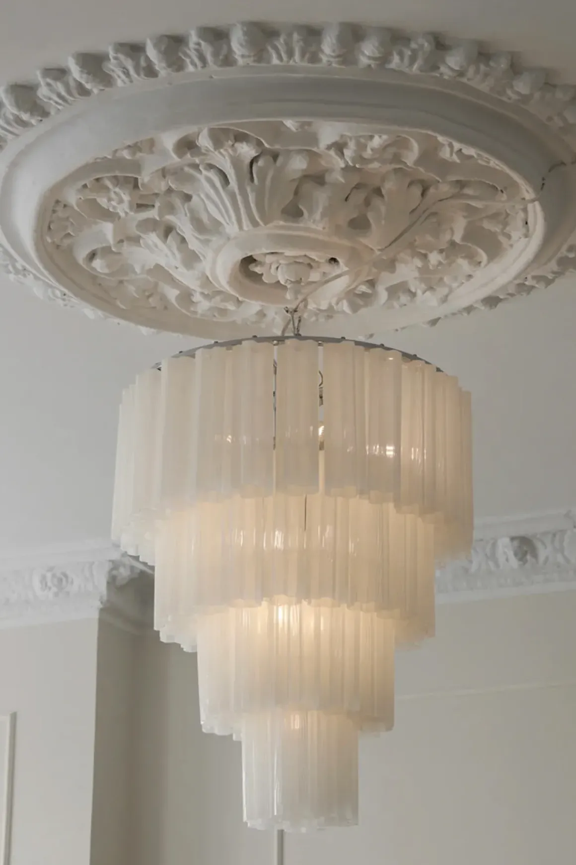 Taklampe - Fontaine Chandelier 4-layer Krom/Hvit