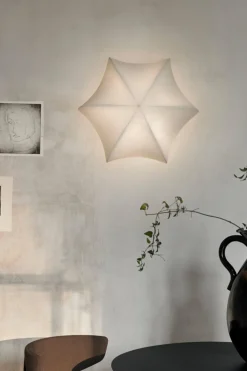 Taklampe - Poem Ceiling/Wall Lamp White/Cashmere Ø60