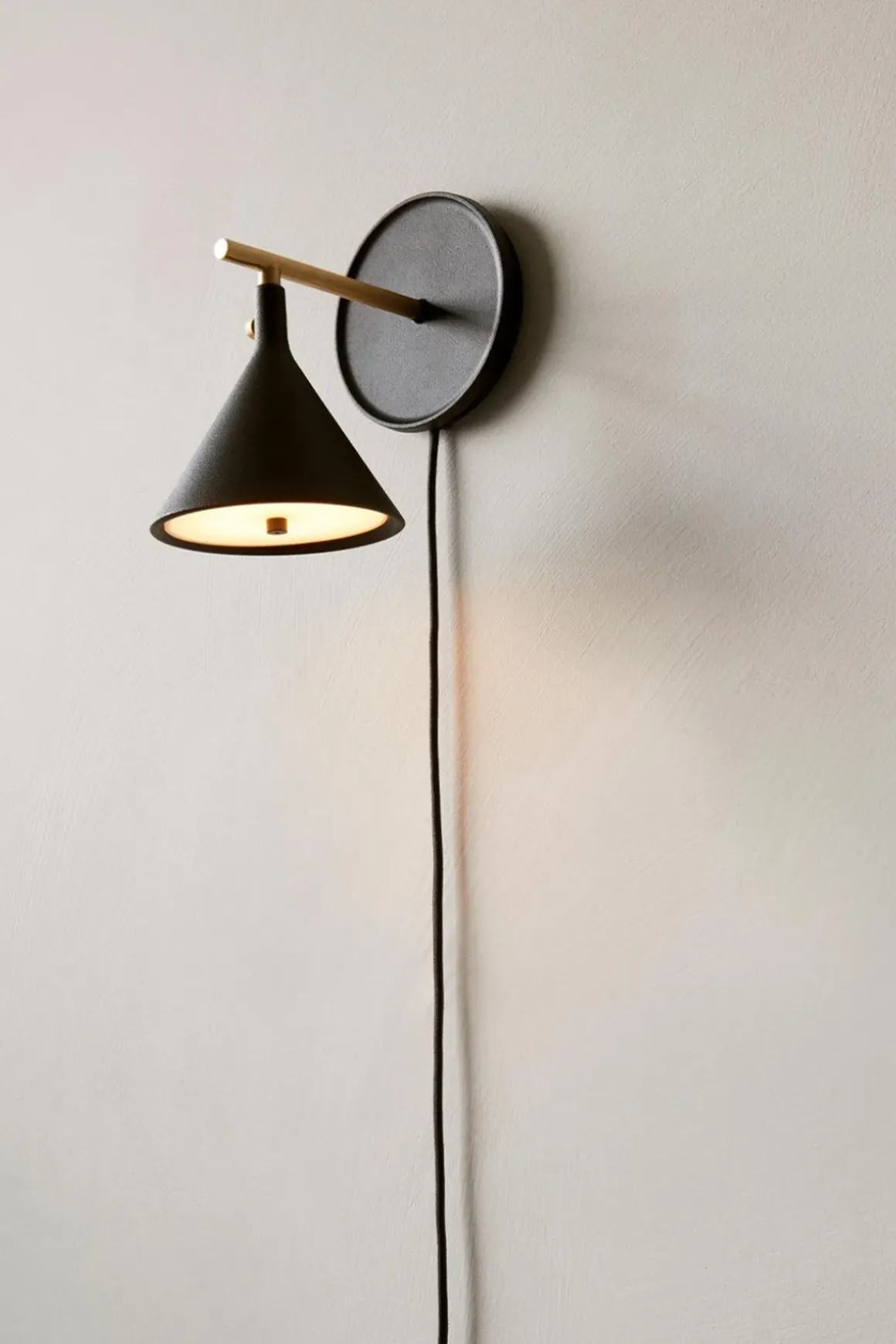 Vegglampe - Cast Sconce