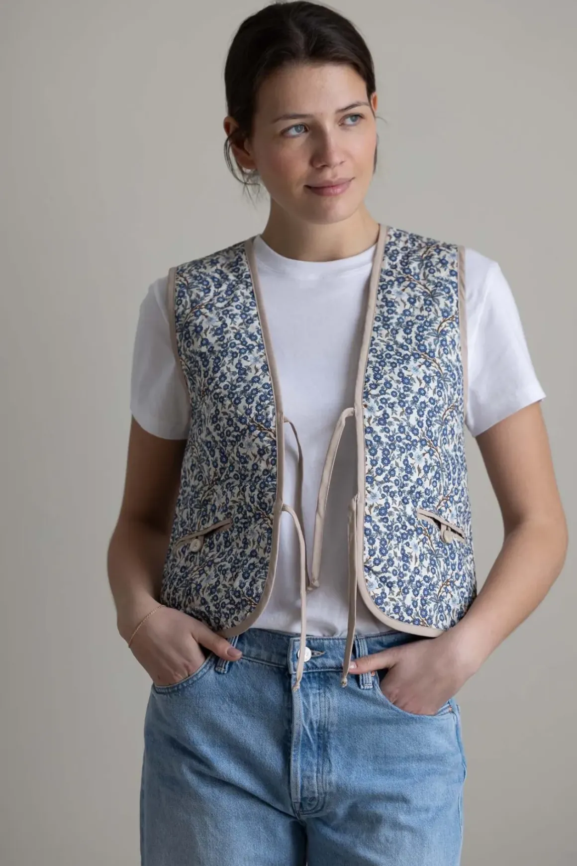 Vest - Daisy Faria Flowers/Empress Blue