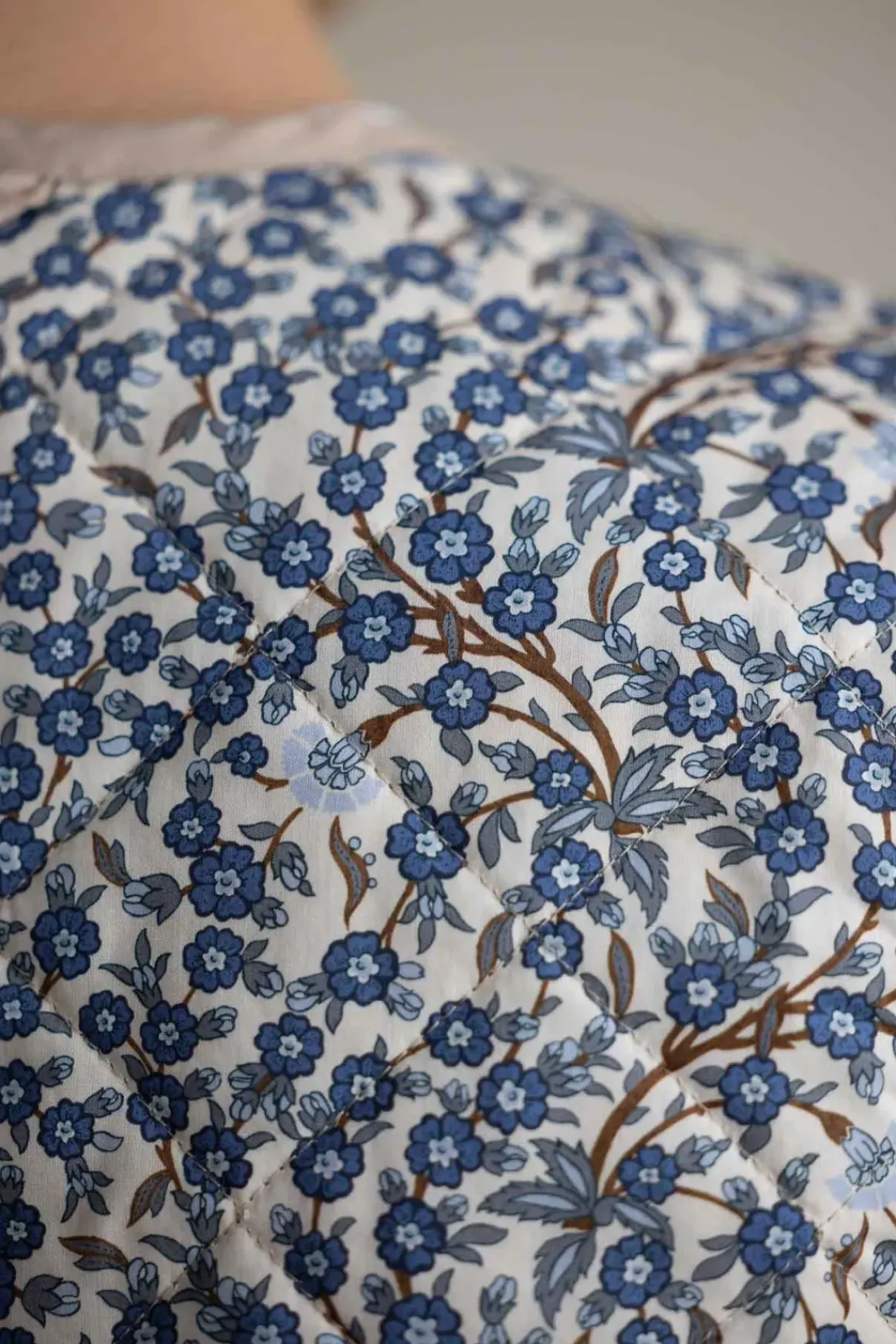 Vest - Daisy Faria Flowers/Empress Blue