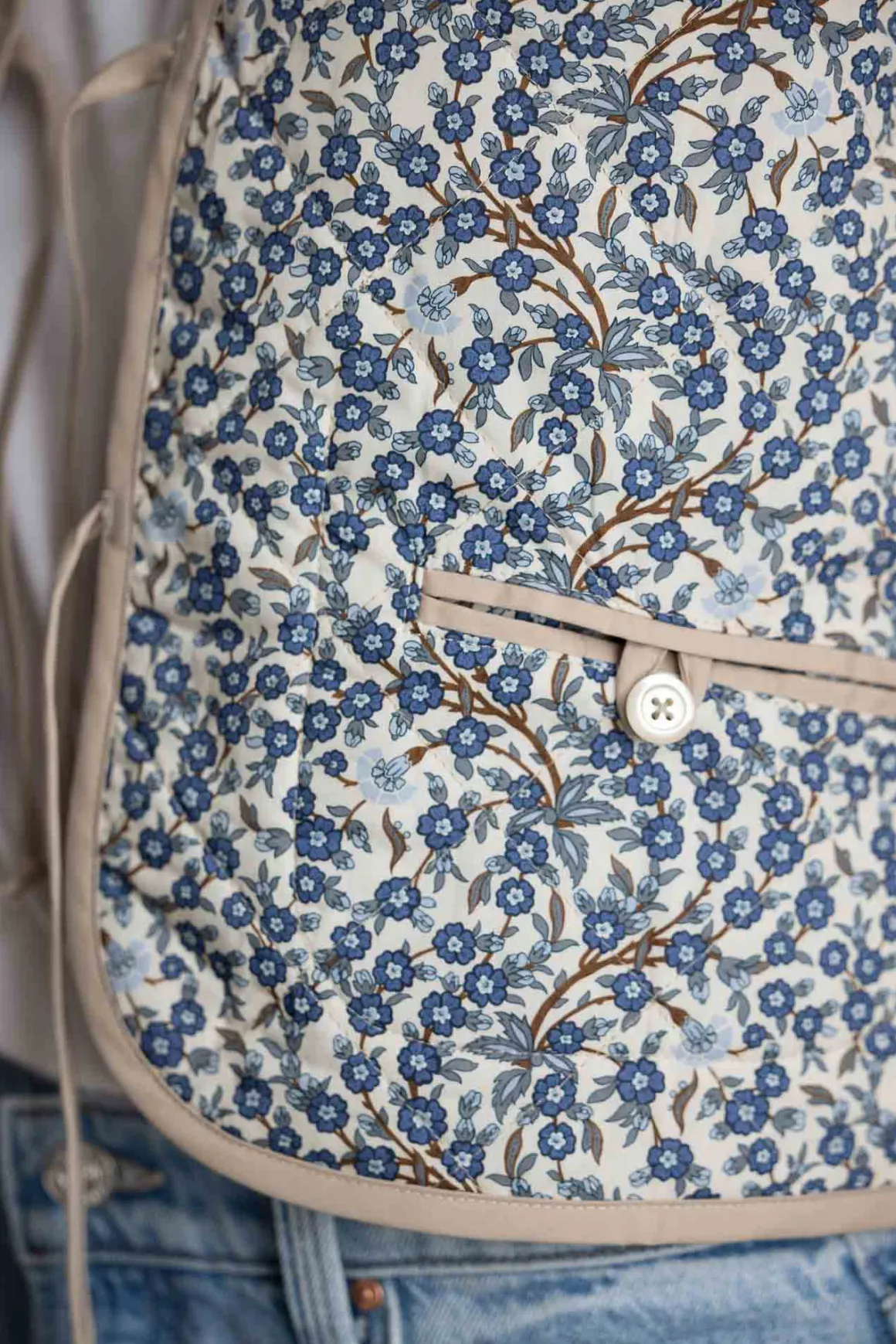 Vest - Daisy Faria Flowers/Empress Blue