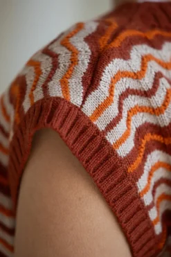 Vest - Wave Stripe Knitted